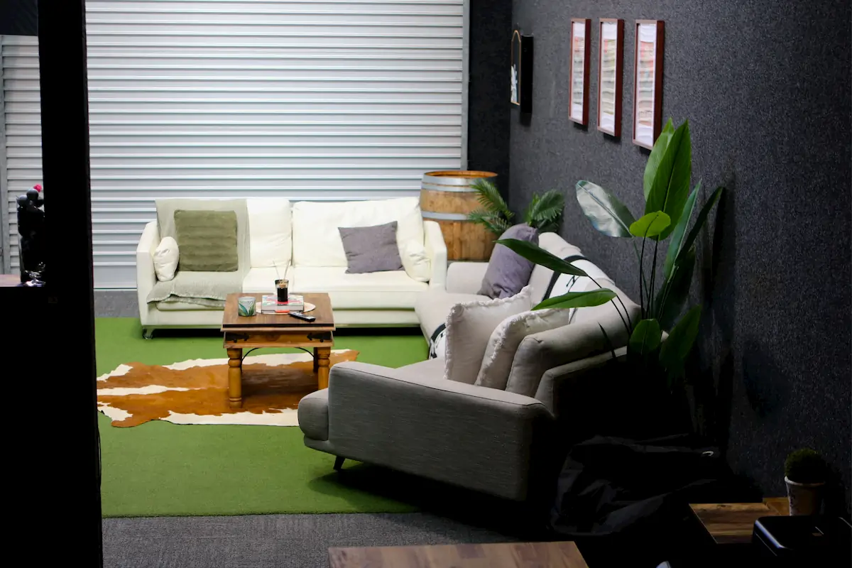 Experience LOFT18’s state-of-the-art golf simulators at Mount Maunganui